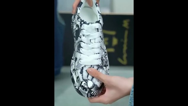 Review about this Women's Stylish Black & White Geometric Print Sneakers for all seasons