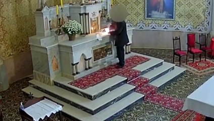 Homem invade igreja tombada e explode altar; veja