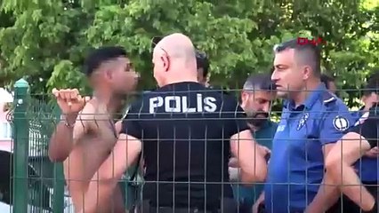 Trans birey evinde boğazı kesilmiş halde ölü bulundu