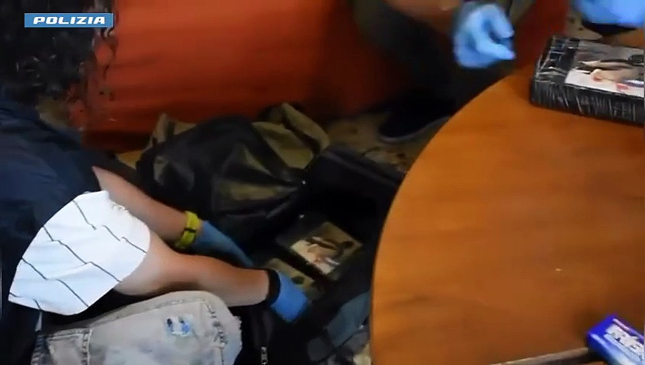 Un'anatra nel logo sui panetti di droga: 24 chili di cocaina sequestrati ad un 49enne di Catania