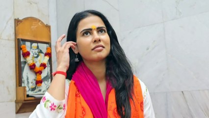 कन्नड अभिनेत्री शर्मीला मंद्रे साई चरणी नतमस्तक, आगामी चित्रपटाच्या यशासाठी केली प्रार्थना...