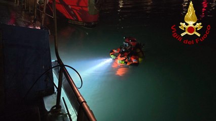 Peschereccio rischia di affondare a Porto Torres: intervento dei Vigili del fuoco