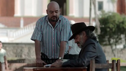 Carolina le cuenta a su papá que está embarazada