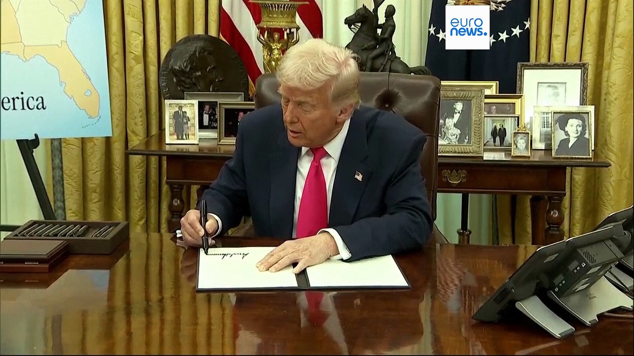 Trump anuncia novas tarifas em todo o mundo e adia entrada em vigor das taxas para a Europa