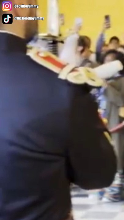 Nadège Abomangoli ciblée : être femme noire au pouvoir dérange encore en 2025📚  Sources:- Le Monde, Nadège Abomangoli, vice-présidente de l’Assemblée, porte plainte pour propos racistes et sexistes, 30 juillet 2025- Nadège Abomangoli, X