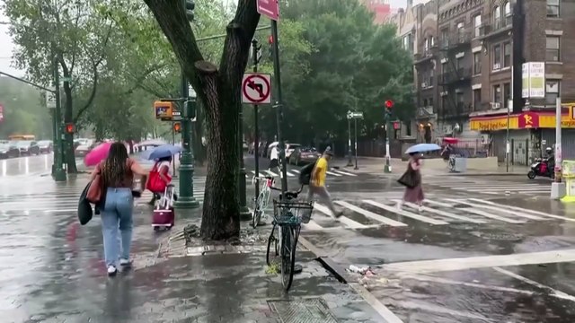 Chuva intensa causa inundações repentinas e caos nos transportes na costa leste dos EUA