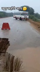 भारी बारिश से खारबारा रोड़ छतरगढ़ सूरतगढ़ रोड़ पानी के साथ बही  🌩🌧