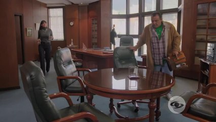 15. Graciela se las arregla para acercarse a Gloria