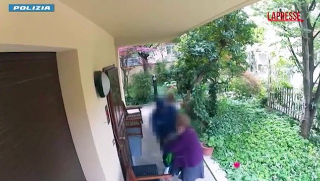 Bologna, raggirano anziana e le rubano 1 mln di euro: il video della truffa