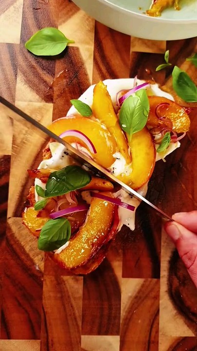 Peach fruit cheese&honey sandwich#fypageシ #foryourpage #cooking #homecooking #goodfood #foodlovers #recipe #simplerecipe #breakfast #peachfruit #sandwich #honey #eating #foodie #yummyfood #healthyfood #deliciousfood #viralrecipe #dessertrecipe