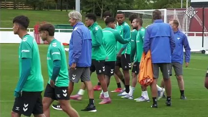 Entrenamiento del Betis en su penúltimo día en Inglaterra