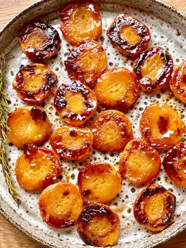 Dessert Express : Abricots Rôtis au Miel et au Romarin | Idée Recette Dessert Rapide et Facile