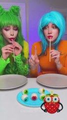 Sisters food fight chaos! 🍪🥒😂 #funny #prankwars #siblings