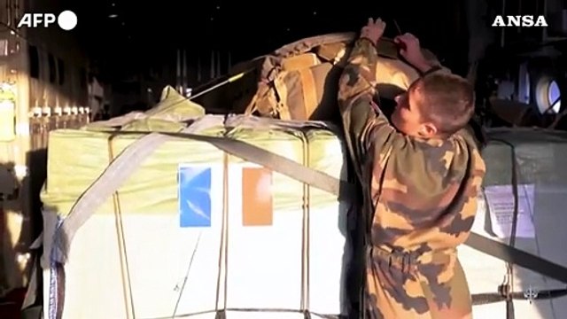 La Francia lancia aiuti umanitari su Gaza