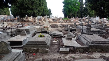La leyenda más terrorífica del cementerio de la Almudena: el autobús del más allá