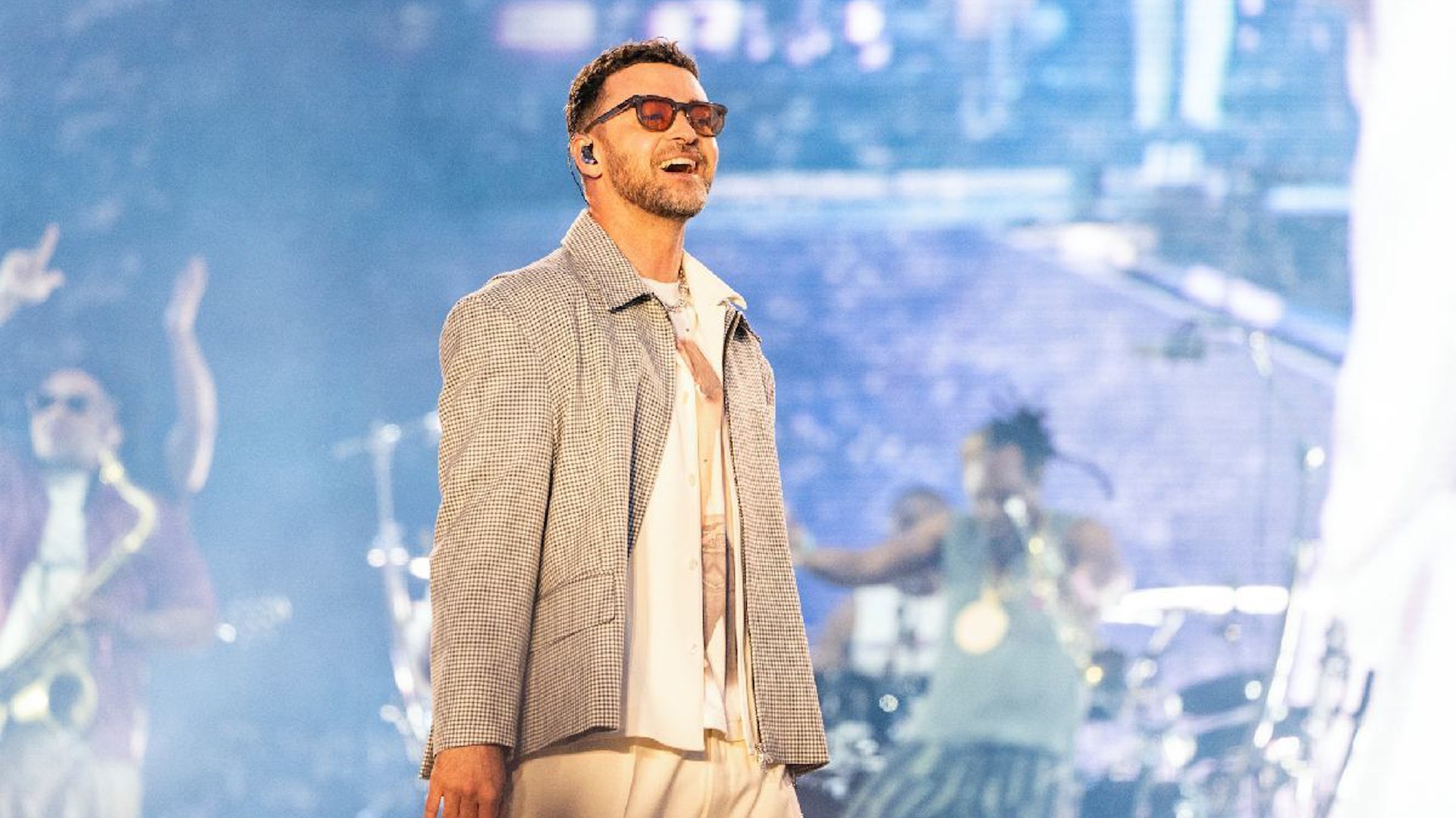 El cantante estadounidense Justin Timberlake ha confirmado p�blicamente que sufre la enfermedad de Lyme, una dolencia transmitida por garrapatas que puede causar fatiga, dolores articulares y problemas neurol�gicos. La noticia fue compartida por el propio artista en una publicaci�n de Instagram, tras concluir su gira Forget Tomorrow en Turqu�a.

"Esta enfermedad puede ser implacablemente debilitante, tanto mental como f�sicamente", escribi� Timberlake. A pesar del diagn�stico, el artista decidi� seguir adelante con los conciertos: "La alegr�a que me brinda actuar supera con creces el estr�s pasajero que mi cuerpo estaba sintiendo".