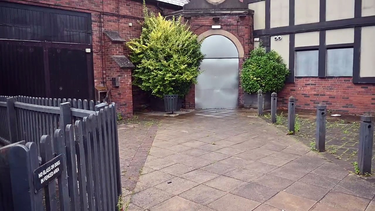 Gingerbread Man pub in Market Drayton boarded up and closed