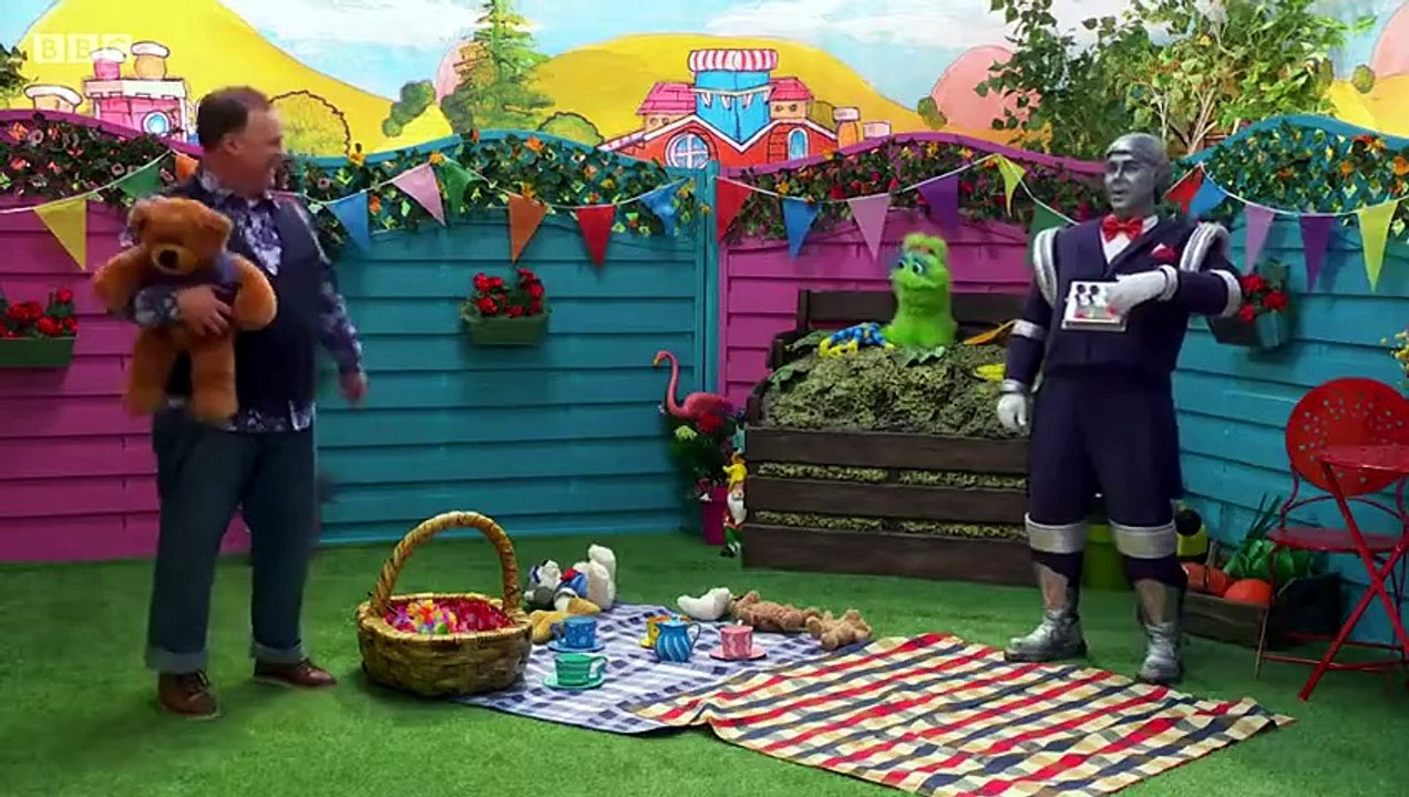 Cbeebies Justin's House Teddy Bears' Picnic 5x3...mp4