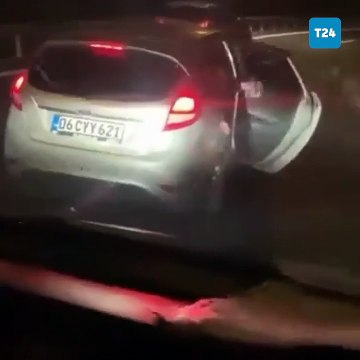 Ankara'da önünü kestikleri otomobilin sürücüsüne baltayla saldırdılar