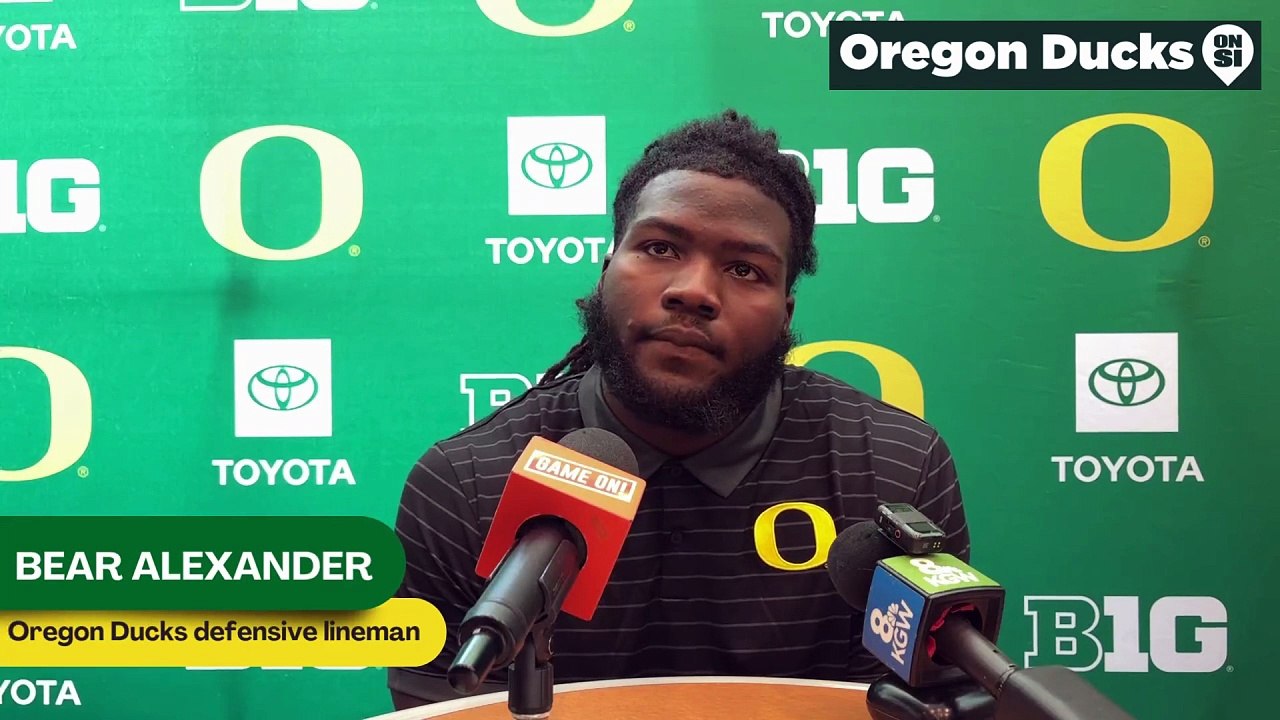 Oregon Ducks defensive lineman Bear Alexander discusses how Dan Lanning's coaching style is similar to what he is used to