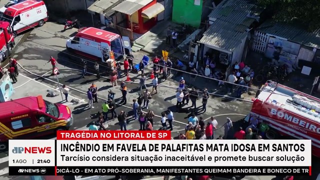 Incêndio em favela de palafitas mata idosa em Santos