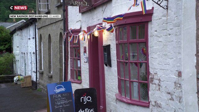 Royaume-Uni : comment les habitants d'un village gallois ont sauvé leur pub historique