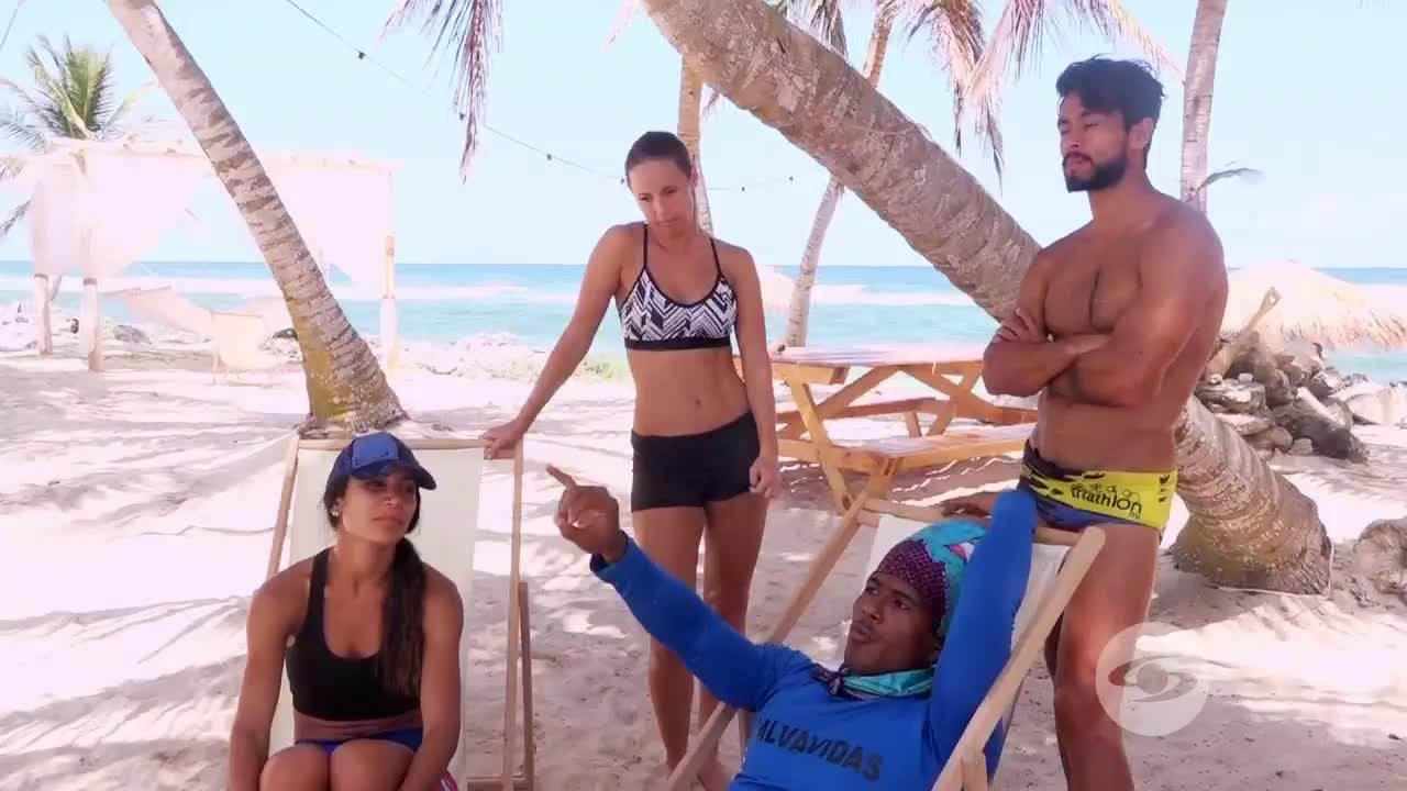 12. Un participante pierde su escudo y deja a su región a la deriva