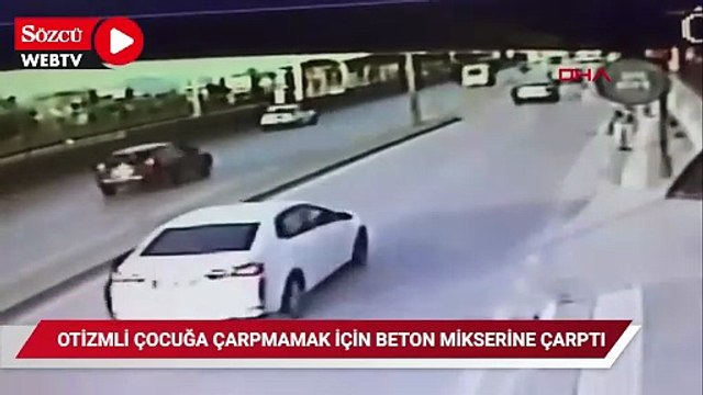 Otizmli çocuğa çarpmamak için sürücüsünün manevra yaptığı minibüs beton mikseriyle çarpıştı