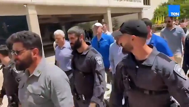 المبعوث الأمريكي ستيف ويتكوف يزور ساحة اعتصام عائلات الأسرى الإسرائيليين وسط تل أبيب