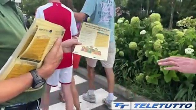 Video News - Sirmione, volantinaggio contro l'overtourism