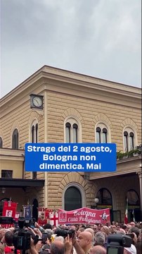 45 Anni Dopo: L'Orologio della Stazione di Bologna Segna Ancora l'Ora della Strage