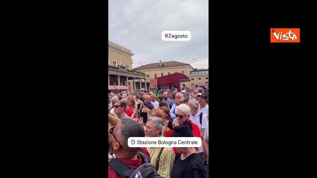 45° anniversario della strage di Bologna, il minuto di silenzio segnato dai fischi del treno