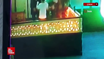 Çorum'da namazını bozan imam 1 metre yüksekten düşen çocuğu havada yakaladı