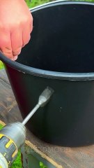 Essential Bucket and Rope Hack Every Builder Must Know 🛠️