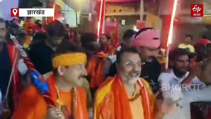 सांसद मनोज तिवारी कांवर लेकर पहुंचे बाबाधाम, भगवान शिव पर किया जलार्पण, कहा- इसे राष्ट्रीय मेला घोषित करने के लिए उठाएंगे आवाज