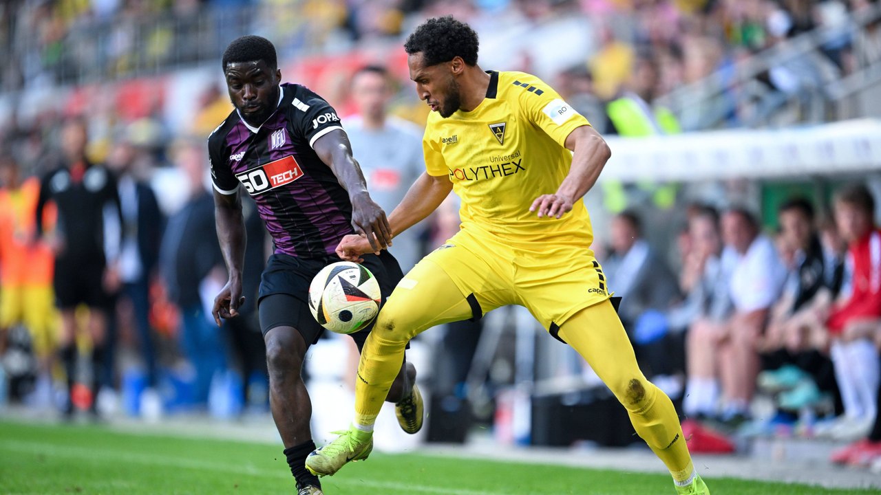 Beinahe-Eigentor von der Mittellinie: Wiebe testet Aachener Nerven