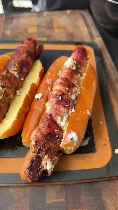 Hot dog wrapped with beacon recipe#fypageシ #foryourpage #cooking #homecooking #goodfood #snacks  #foodlovers #recipe #simplerecipe #dinnerideas #beacon #eating #foodie #yummyfood #hotdog #deliciousfood #cookingwithlove
