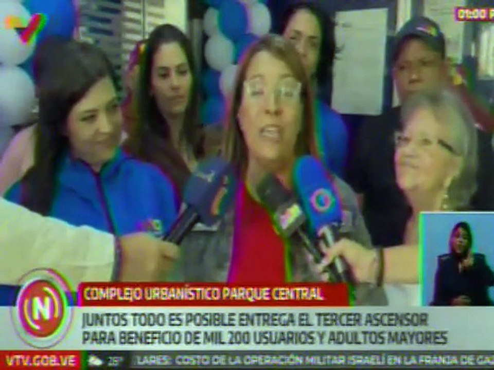 Juntos Todo es Posible entrega tercer ascensor en el complejo urbanístico Parque Central