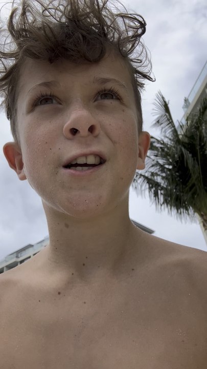 Hi