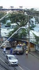 Bairro da Liberdade é fechado durante protesto por morte de produtor pela PM