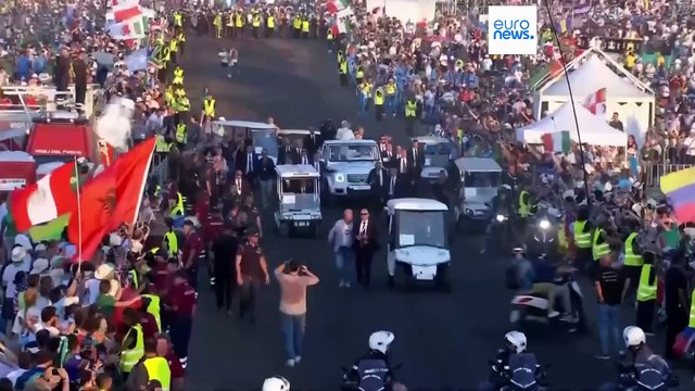 Hundreds of thousands of young Catholics attend Pope Leo XIV's vigil at Holy Year youth festival