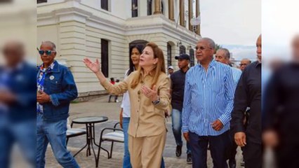 Turismo cultural: Carolina Mejía destaca el arte en Santiago