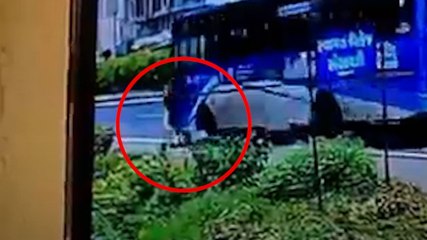 बस ने दो महिलाओं को मारी टक्कर