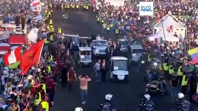 Εκατοντάδες χιλιάδες νέοι καθολικοί παρακολουθούν την αγρυπνία του Πάπα Λέοντα ΙΔ' στο φεστιβάλ νεολαίας του Αγίου Έτους