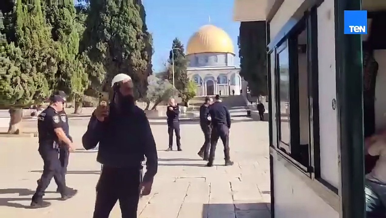 وزير الأمن الإسرائيلي إيتمار بن غفير يقتحم المسجد الأقصى