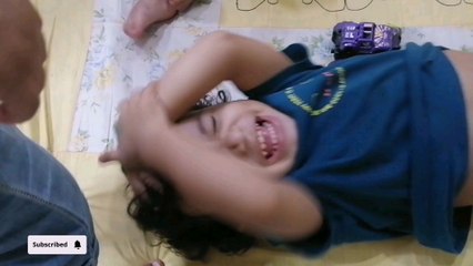 Leak diaper changing, baby went out of control 😂