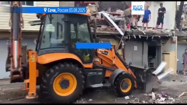 Атака беспилотников ВСУ по нефтебазе в Сочи. В Херсоне в результате российского удара поврежден мост