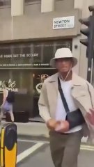 ¡Bellingham ya luce su aparatosa cicatriz!