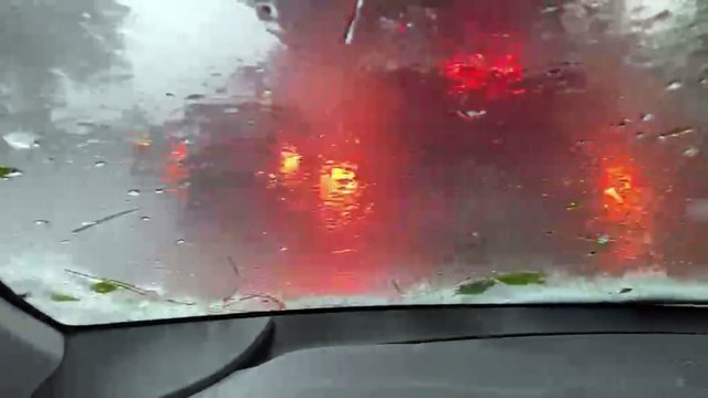 Maltempo, la violenta grandinata in Fi-Pi-Li: così nel momento più pericoloso