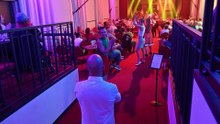 Happy Hour  Chaos auf Bestellung!